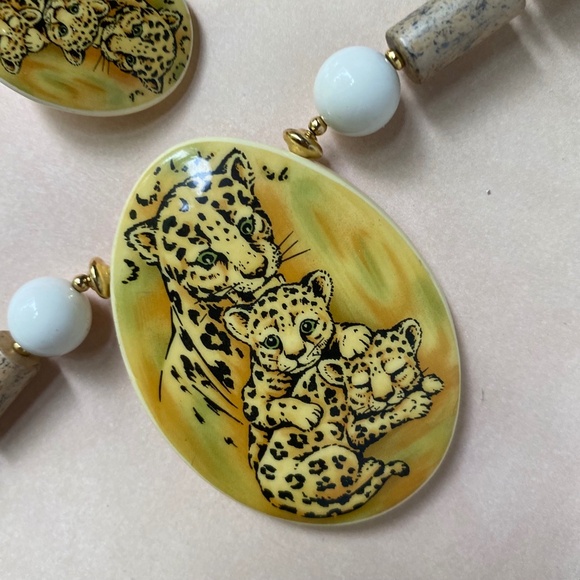 Lee Sands Leopard Ceramic Necklace and Earring Set - Vintage 1980s - Picture 7 of 11